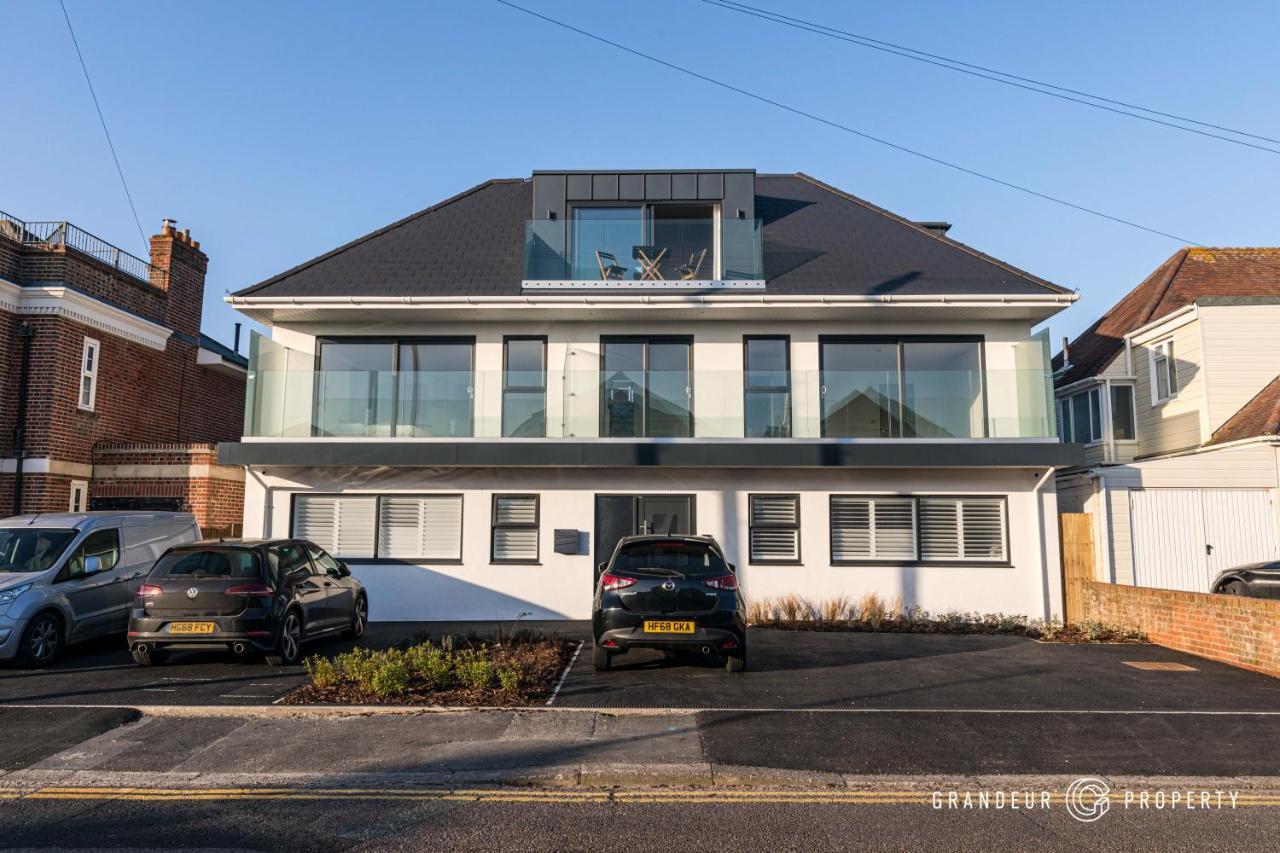 Bournecoast - Stylish Flat With Balcony - Sea Glimpses - 10 Min Walk To Beach - Parking - Wifi - Fm8406 Bournemouth Exteriör bild